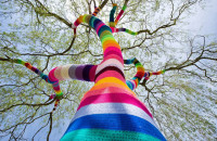 Street art yarn crochet wallpaper